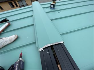 クイックルーフを使用した屋根葺き替え工事の様子
